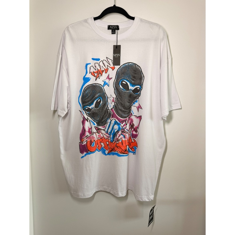BoohooMAN T-Shirt Mens M White NWT Oversized Bandits Graffiti Graphic Streetwear